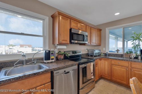 1900 Ocean Ave, Belmar NJ 07719-2455 exterior