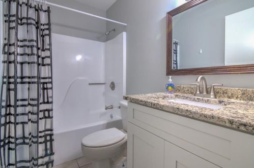 4424 31 Pl, Naples FL 34116-8040 exterior