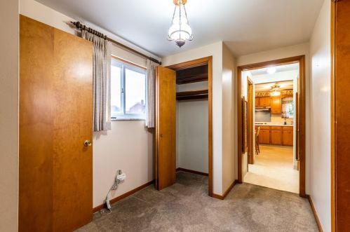 537 Middle St, Pittsburgh PA 15227-3844 exterior