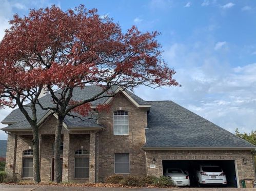 8910 Bluegrass Dr, Austin TX  78759-7168 exterior