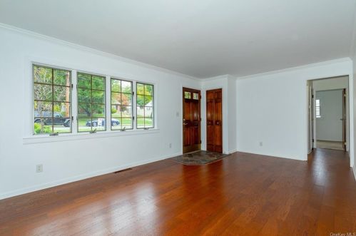 35 Styvestandt Dr, Poughkeepsie NY 12601-1517 exterior