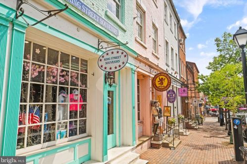 106 Ingle Pl, Alexandria VA 22304-7600 exterior