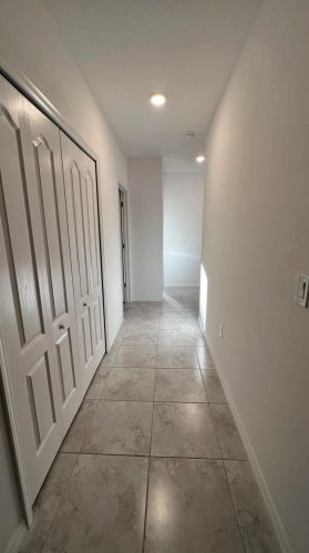 2022 Janette Ave, Fort Pierce FL  34953-1080 exterior