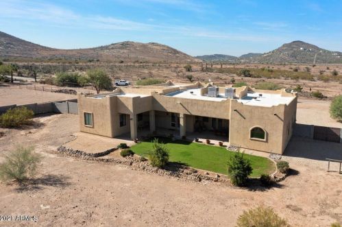 37243 19 Ave, Phoenix AZ 85086-9154 exterior