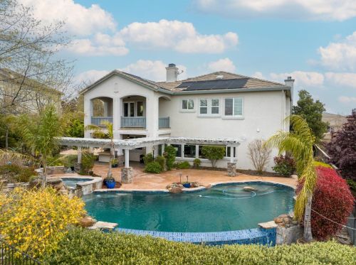 1380 Souza Dr, Folsom CA  95762-7561 exterior