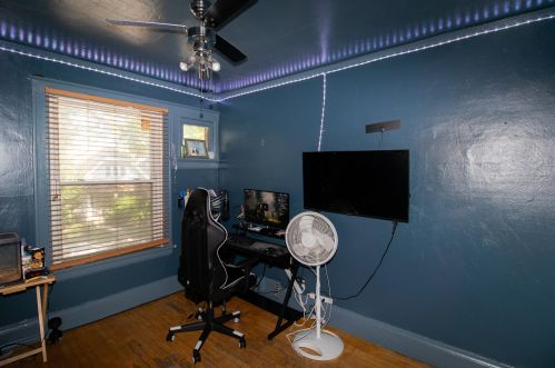 1261 36, Milwaukee WI 53215-1437 exterior