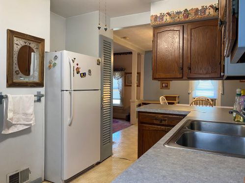 1433 Emerson Ave, Grand Rapids MI 49544-1717 exterior