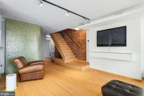 1313 11 St, Philadelphia PA 19147-5601 exterior