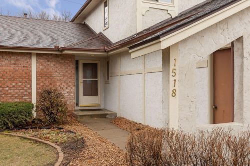 1518 Dawn Cir, Saint Paul, MN 55112-1980