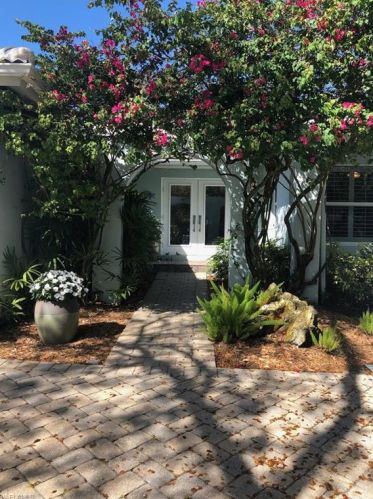 677 18th Ave, Naples, FL 34120-6300