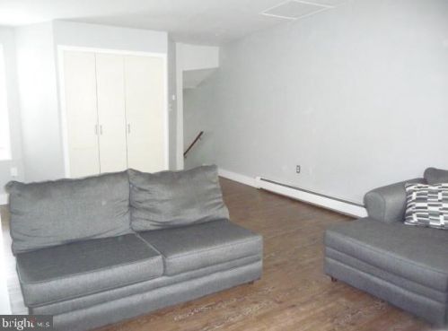 324 18 St, Philadelphia PA 19140-1014 exterior