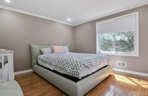 11 Beverly Rd, Old Bridge NJ  08857-1613 exterior