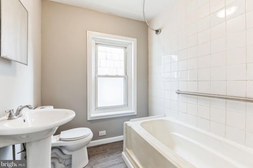 565 Jefferson Ave, Pottstown PA 19464-4721 exterior