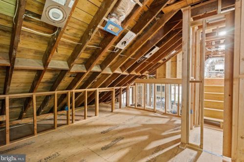 5121 Klingle St, Washington DC  20016-2654 exterior