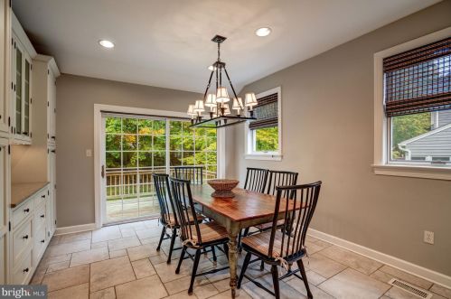 7621 Laurel Leaf Dr, Rockville MD 20854-1768 exterior