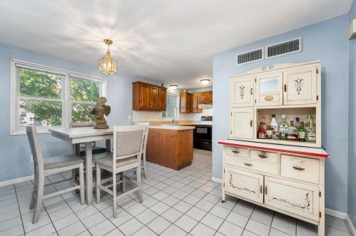 39 Frd Lndg Dr, Dover NH 03820-4552 exterior