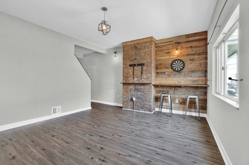 2436 Cobden St, Pittsburgh PA 15203-2713 exterior