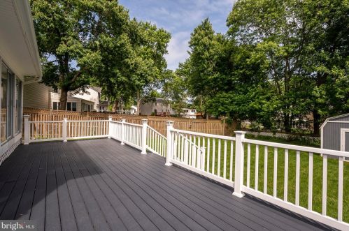 717 Snowdon Ln, Glen Burnie MD 21061-4824 exterior