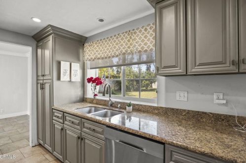 1950 Sutter Pl, Oxnard CA  93033-5633 exterior