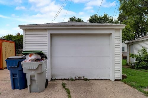 3172 80th St, Milwaukee WI  53219-3501 exterior