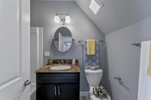 5642 Maple Ave, Saint Louis MO 63112-2722 exterior