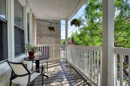 3519 Ravenswood Ave, Chicago IL 60640-4409 exterior