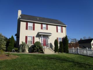 975 Ramblewood Ln, Bethlehem PA  18017-6300 exterior