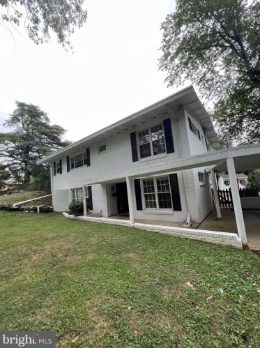 1807 Youngblood St, Mc Lean VA  22101-5244 exterior