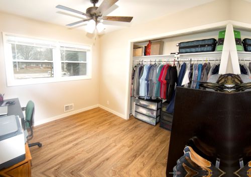 5581 Honey Creek Dr, Milwaukee WI  53221-4062 exterior