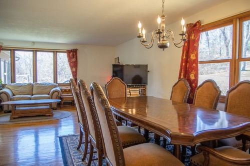 123 Bear Hole Rd, West Springfield MA 01089-1631 exterior