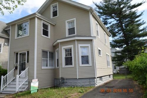 8 Banbury St, Springfield, MA 01104-2502