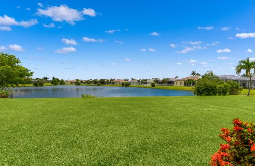 545 Lake Manatee Way, Fort Pierce FL  34986-1775 exterior