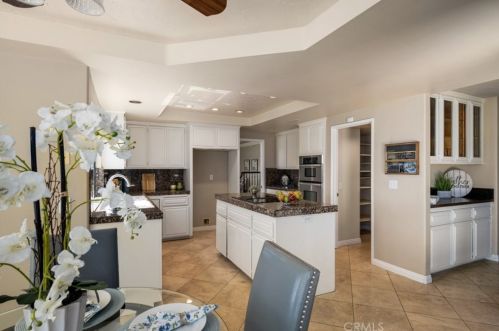 8079 Golden Star Ave, Riverside CA 92506-5710 exterior