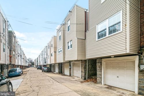 885 21 St, Philadelphia PA 19121-3901 exterior