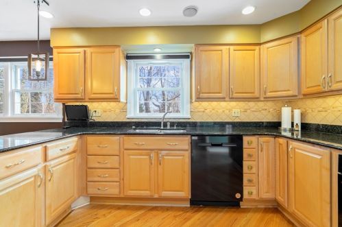 57 Locksley Dr, Pittsburgh PA  15235-5117 exterior