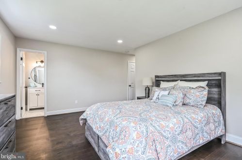 2002 Belle View Blvd, Alexandria VA 22307-1360 exterior