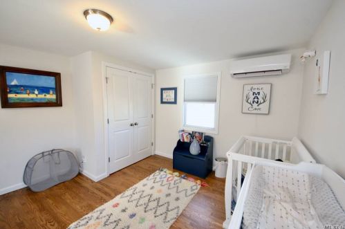 19 Livingston St, Huntington Station NY 11746-4026 exterior