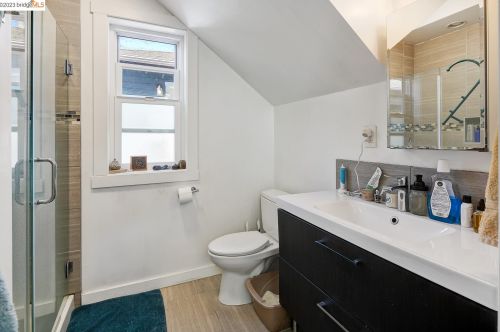 1502 10th St, Berkeley CA 94710-2376 exterior