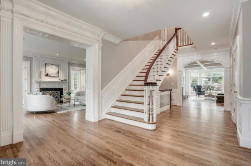 8503 Country Club Dr, Bethesda MD 20817-4579 exterior