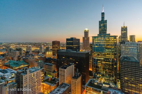 65 Monroe St, Chicago IL  60603-4910 exterior