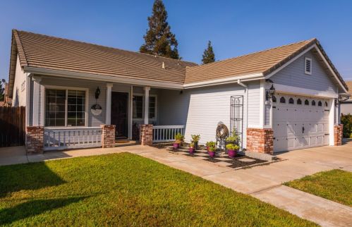 333 Sunbird Dr, Turlock, CA 95382-9608