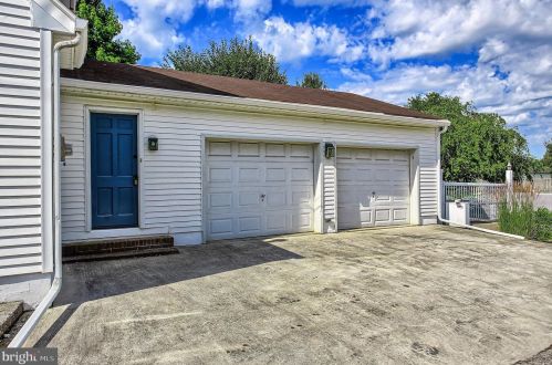 822 Broadway, Hanover PA  17331-2015 exterior