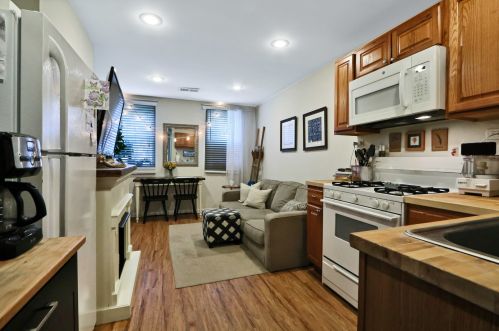 1931 Addison St, Chicago IL 60613-3504 exterior