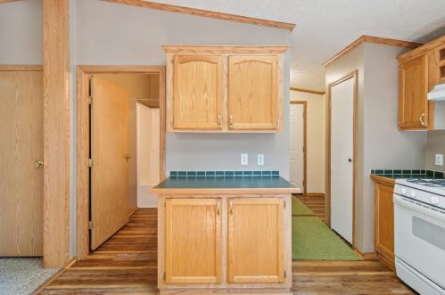 8649 12 St, Kalamazoo MI 49009-9085 exterior