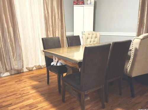 56 Todd Rd, Valley Stream NY  11580-4038 exterior