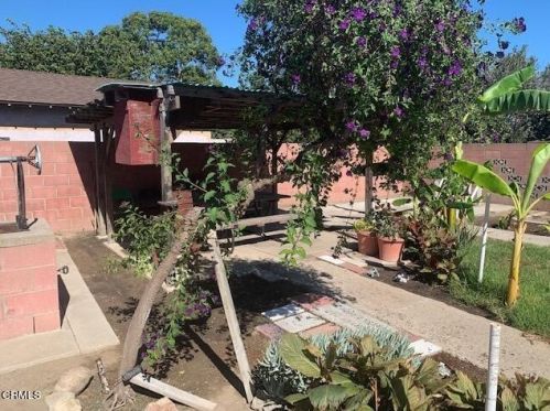 2508 Colonia Ave, Oxnard CA 93036-1230 exterior