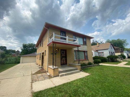 5865 38th St, Milwaukee, WI 53209-4024