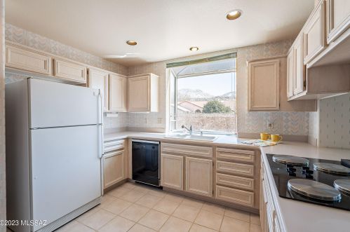 65809 Rolling Hills Dr, Tucson, AZ 85739-1121