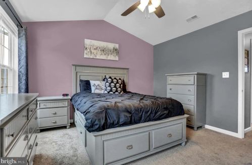 206 Overlook Dr, Hanover PA 17331-9136 exterior