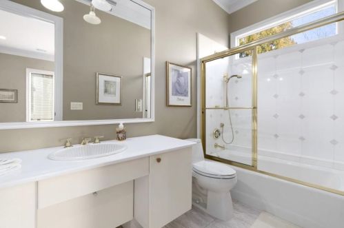 5625 Cross Gate Dr, Atlanta GA 30327-4815 exterior